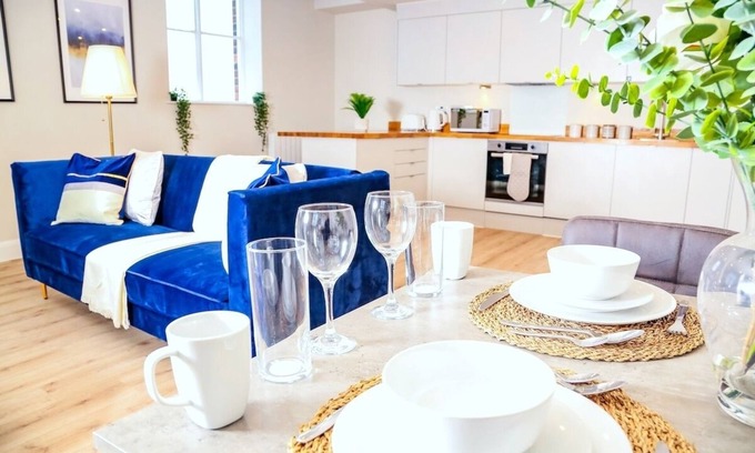 Shrewsbury Apartment | The Blue Academy Apartment - 2 Bed - Free Parking By Bevolve