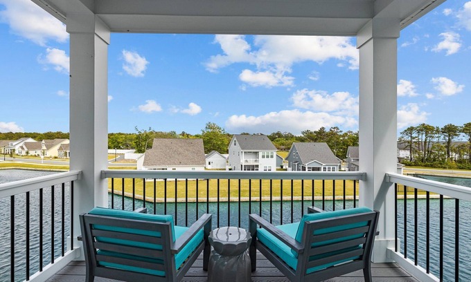 Morehead City House | The Blue Chill (Elevator in Unit) in Beaufort, NC