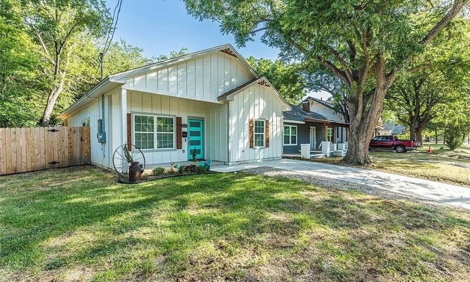 Waco House | The Blue Door- 6 min to Silos/Baylor/Downtown