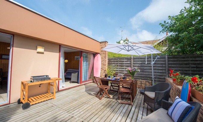 Cap-Ferret House | The blue house on Cap Ferret between the Atlantic Ocean and the Bay of Arcachon