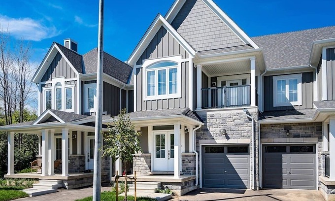 The Blue Mountains House | The Blue Mountain | BRAND NEW Townhouse | 3 Bed