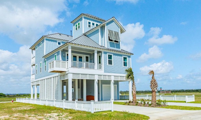 Galveston House | The Blue Pelican