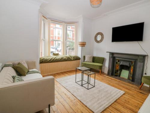 Colwyn Bay House | The Bookcase