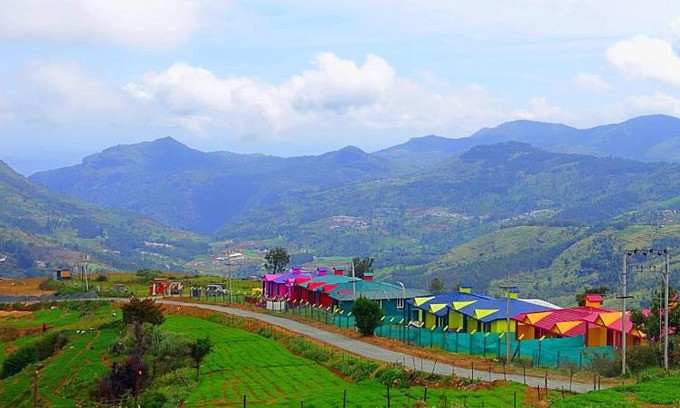 Ooty Resort | The Bowers Chalet Private Campfire & Lawn BBQ, WIFI, Breakfast Hill Top 360 degree view