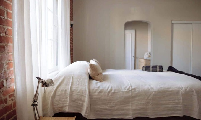 East Hollywood Apartment | The Brick Studio in Los Feliz