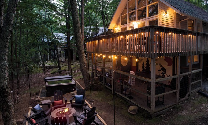 Beech Mountain House | The Bristle & Birch - Hot Tub, Fire Pit, Sauna