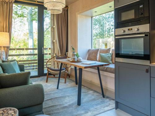 Maubray House | The Brookside Escape