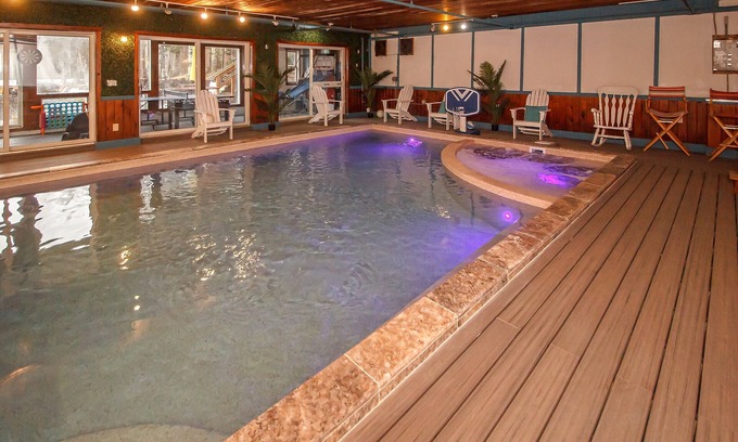 West Dover Villa | The Brown House. Indoor pool - Spa - Sauna - Gameroom