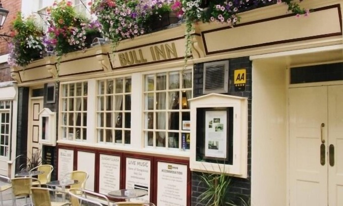 Shrewsbury Hotel | The Bull Inn