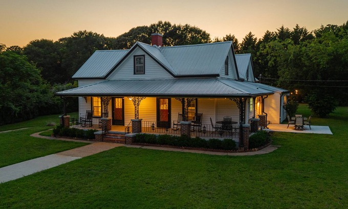 Athens House | The Bulldog Farmhouse - 100+ year old home