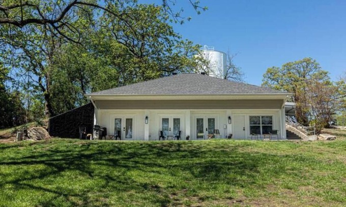 Afton House | THE BUNKERn 3 bed 2 bath on the battlefield Par 3 golf course by Shangri-La
