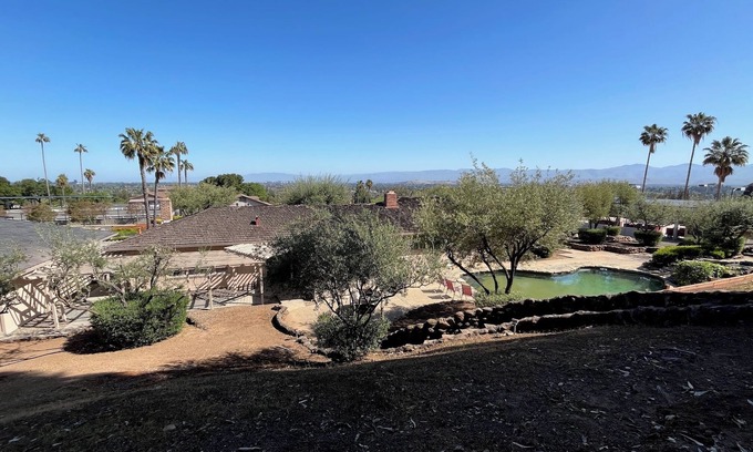 Noddin House | The Bunkhouse at Harwood Farms, Los Gatos CA. 4br, 3ba, heated pool & views