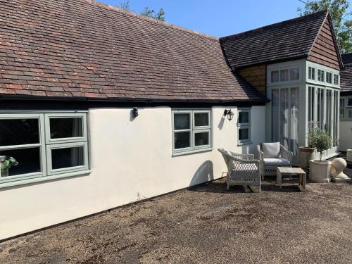 Frilford Bed & Breakfast | The Byre, studio accommodation