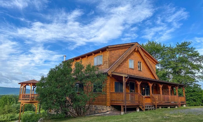 Prattsville House | The Cabin Escape to Luxury, Privacy and Views