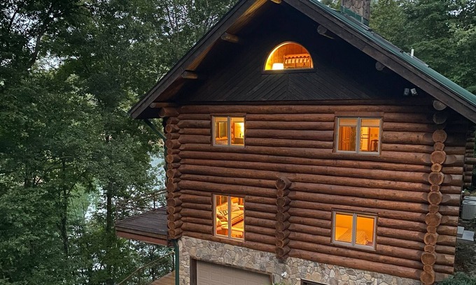Robbinsville House | The Cabin on Fontana Lake