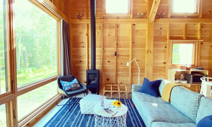 Sedgwick Cabin | The Cabins at Currier Landing Cabin 2: Meadow