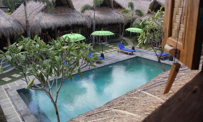 Batu Bolong Resort | The Calmtree Bungalows