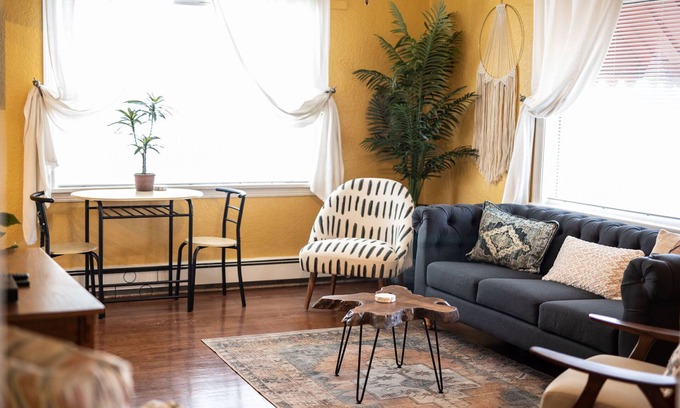 Alamosa Cottage | The Campus Cottage-Charming Bohemian located 1/2 block from ASU! STR#2983