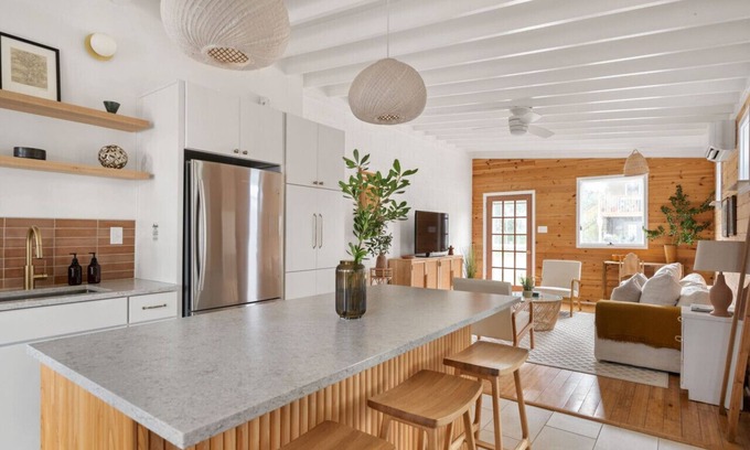 Colington Cottage | The Casita - Close to Beach & Bay, Outdoor Shower!