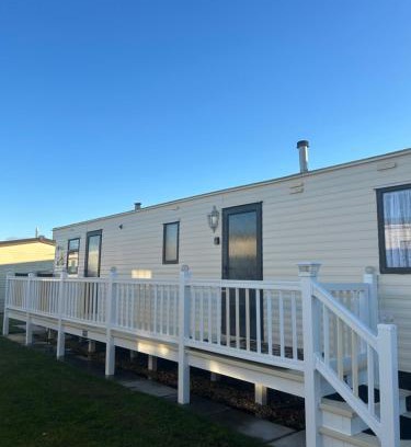 Ingoldmells Ski Chalet | The chase , Ingoldmells caravan rental 8 berth