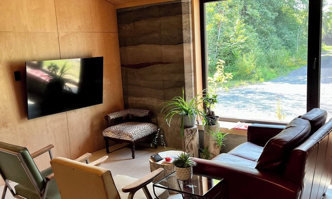 Picton House | The Chocolate Suite