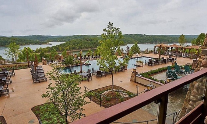 Ridgedale Villa | The Cliffs of Long Creek - Table Rock Lake, Experience a Big Cedar 4th of July.