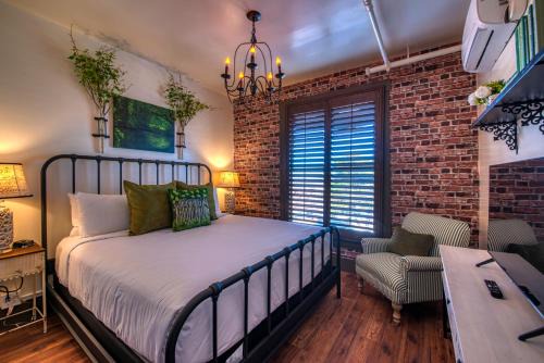 Jerome Hotel | The Clinkscale