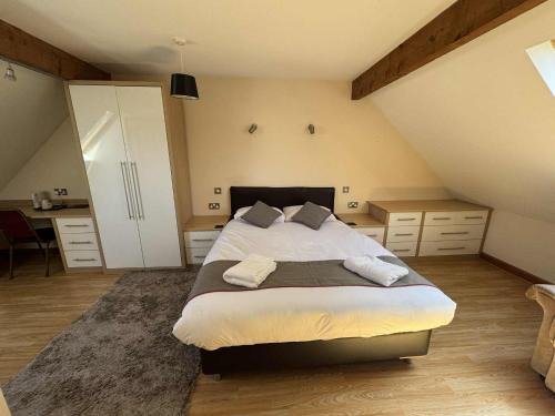 Sheffield House | The Clubhouse