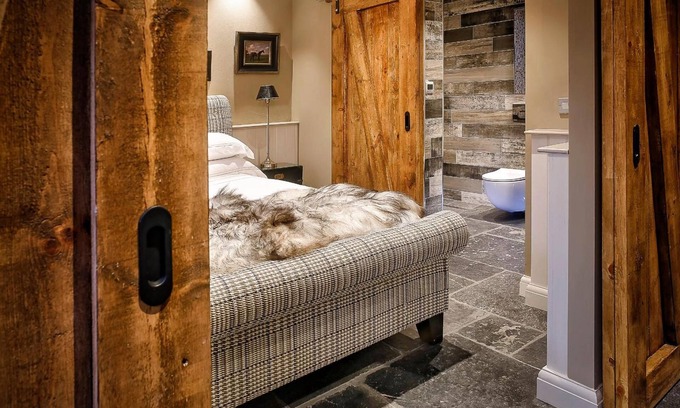 Gileston House | The Coach House at Gileston Manor