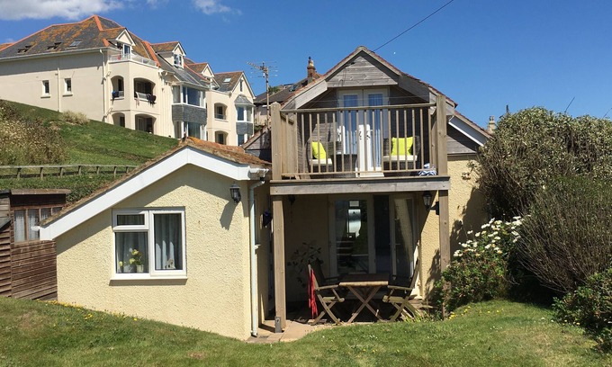 Hope-Cove Cottage | The Coach House, Hope Cove, cliff top location, stunning views, by the beach