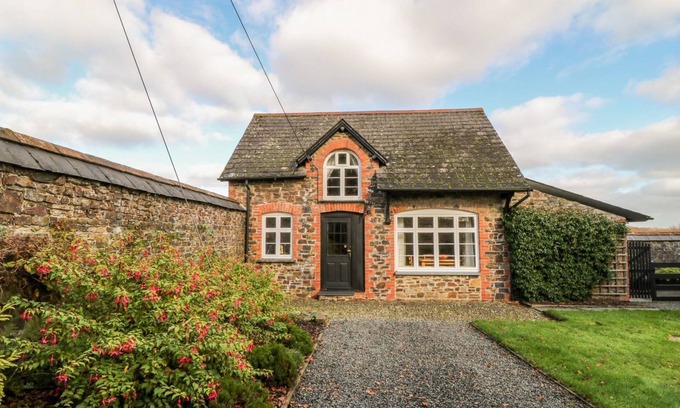 Broadwoodwidger Cottage | THE COACH HOUSE, romantic, character holiday cottage in Lifton