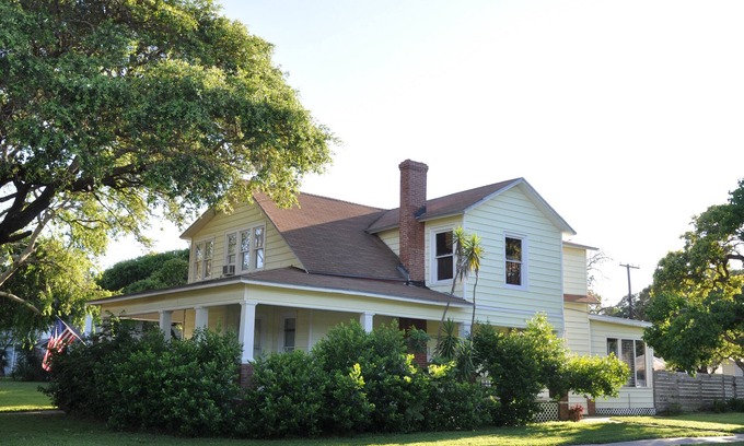 Aransas Pass House | The Coast House is Available now for rental. Contact us today!
