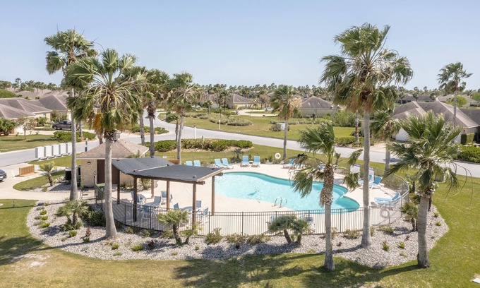Laguna Vista House | The Comfy Villa - 5 AC