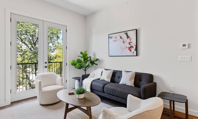 Fort Worth Apartment | The Corbin 1203 – Cowboy Cozy Retreat 1-Bed Stay