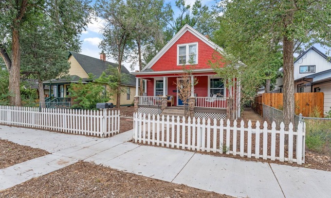 Central Colorado Springs House | The Corona Lookout | Charming Attic Apartment in Historic Home