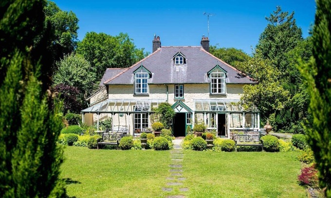 Laugharne House | The Cors Country House, As featured in the BBC DRAMA KEEPING FAITH!