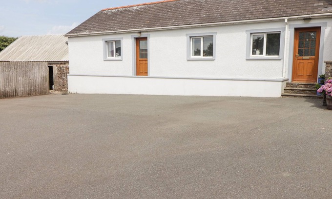 St Brides Cottage | THE COTTAGE, family friendly, with a garden in Broad Haven
