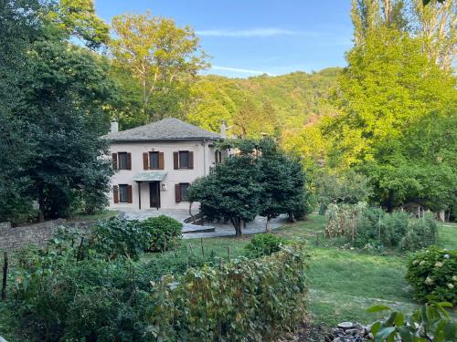 Tsagarada House | The Cottage in the Trees