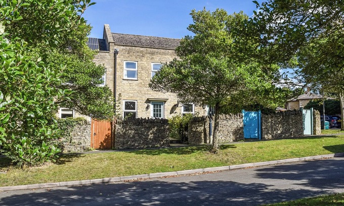 Chipping Norton Cottage | The Cottage on the Green