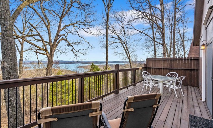 Branson West Cabin | The Cottages on Lake Bluff | Nearby Table Rock Lake!