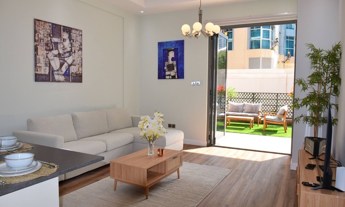 Jumeirah Lake Towers Apartment | The Courtyard Heaven. is in the heart of Dubai Marina, 5-minute walk to Metro.