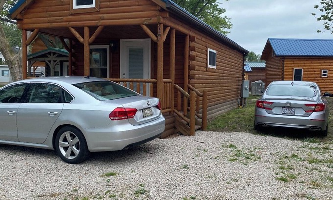 Ashtabula Cabin | The Cozy Cabin near Geneva on the Lake and Wineries!