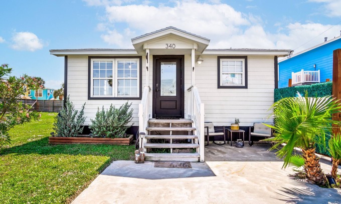 Port Aransas Cottage | The Cozy Cottage
