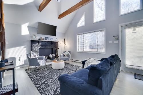 Tobyhanna House | The Cozy Modern Cabin Near Lake & Pet-friendly