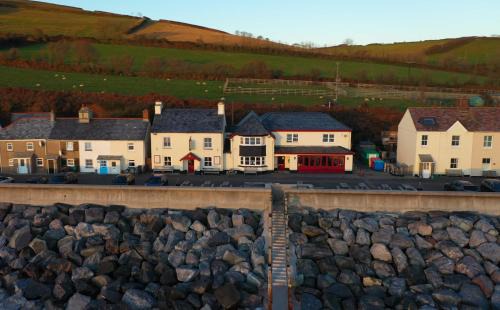 Beesands Hotel | The Cricket Inn