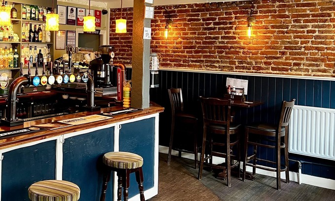 Windsor Hotel | The Crown And Cushion