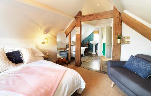 Woodstock Hotel | The Crown