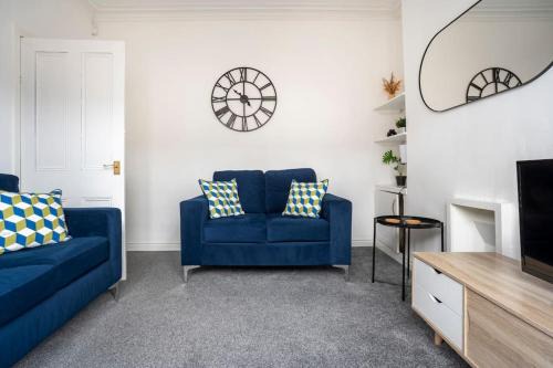 Darlington House | The Crown - Modern & Stylish Home from Home near Hopetown