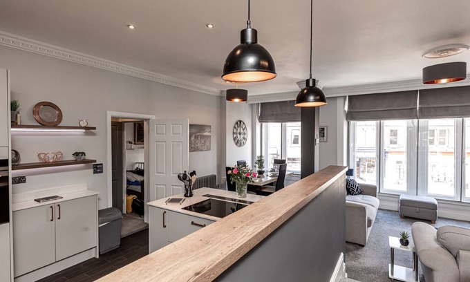 Buxton Cottage | THE CROWS NEST, family friendly, character holiday cottage in Buxton