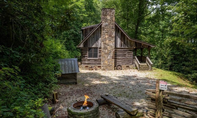 Bryson City Cabin | The Cullisia: Historic 2BR Gem with Modern Amenities